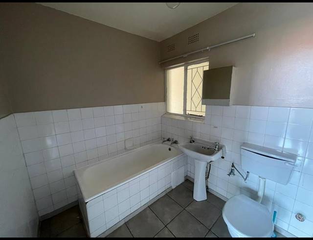 1 BEDROOM APARTMENT FOR SALE IN RANDBURG CENTRAL